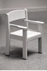 Image sur Chaise empilable en bois avec accoudoirs H 18 cm Nature