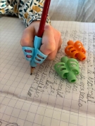 Image de Aide-écriture deux doigts, les 12