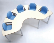 Image de Table à manger pour 5 bébés