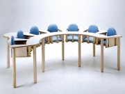 Image de Table à manger pour 7 bébés