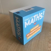 Image de Haut les maths ! CP - Boite de matériel de manipulation (jetons et cubes empilables)
