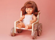 Image de Fauteuil roulant pour poupées – en bois