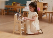 Image de Chaise haute en bois avec plateau pour poupées