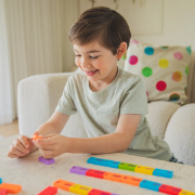 Image de Phonics dominoes long vowels – set of 84 pieces