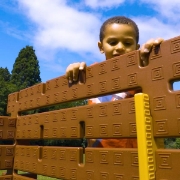 Image de Cabane à construire en matériaux recyclés, 60 pièces