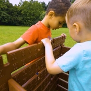 Image de Cabane à construire en matériaux recyclés, 60 pièces