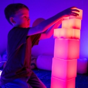 Image de Blocs de construction sensoriels lumineux - lot de 12